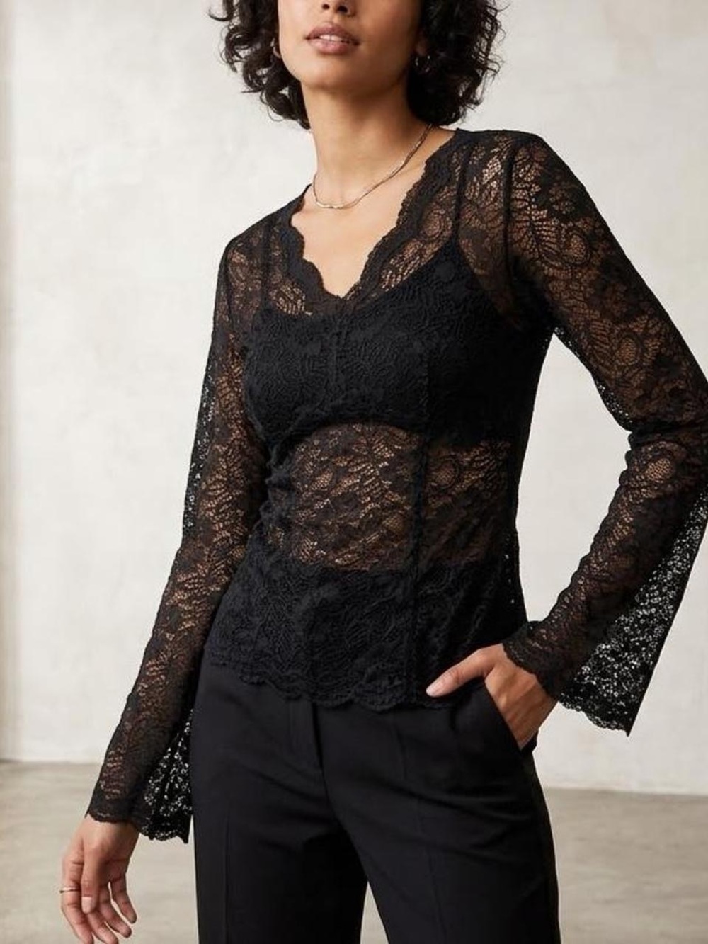 NWT Y2K Black Lace Long-Sleeve V-Neck Top